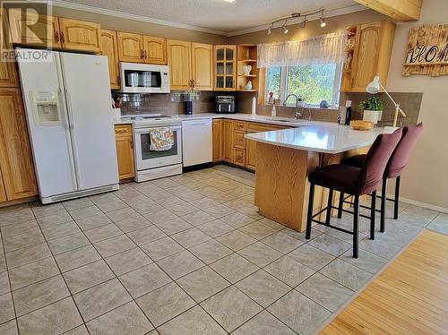 855 Vanderburgh Road, Williams Lake, BC - Indoor Photo Showing Kitchen