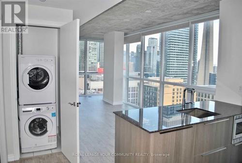 #2405 -88 Blue Jays Way, Toronto, ON - Indoor Photo Showing Laundry Room