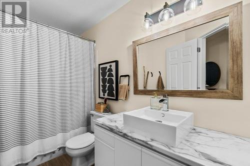 160 5 Avenue Sw Unit# 302, Salmon Arm, BC - Indoor Photo Showing Bathroom