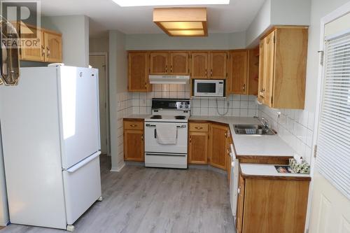 3096 South Main Street Unit# 19, Penticton, BC - Indoor Photo Showing Kitchen