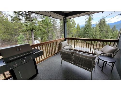 220 Chase Rd, Christina Lake, BC - Outdoor With Exterior