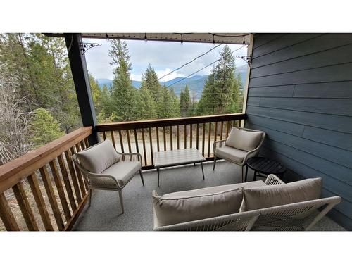220 Chase Rd, Christina Lake, BC - Outdoor With Exterior