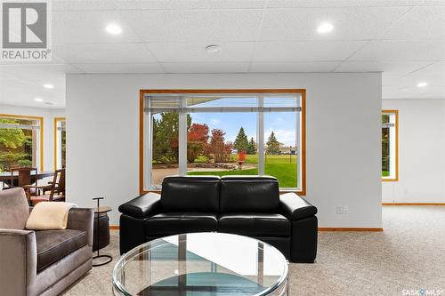 18 Porter Bay, Emerald Park, SK - Indoor Photo Showing Living Room