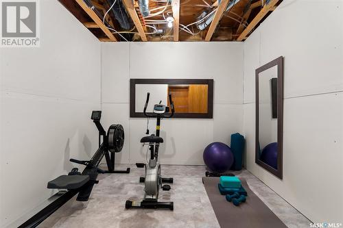 18 Porter Bay, Emerald Park, SK - Indoor Photo Showing Gym Room