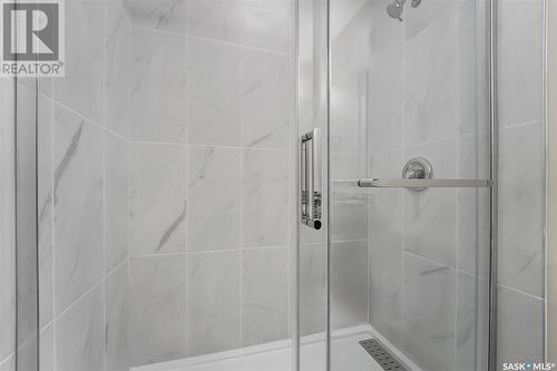 335 U Avenue S, Saskatoon, SK - Indoor Photo Showing Bathroom