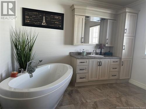 107 Lansdowne Street, Campbellton, NB - Indoor Photo Showing Bathroom