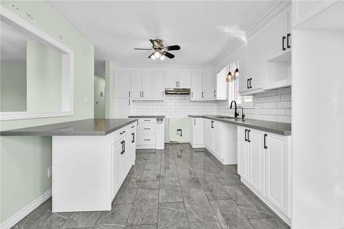 58 Duchess Drive, Cambridge, ON - Indoor Photo Showing Kitchen With Upgraded Kitchen