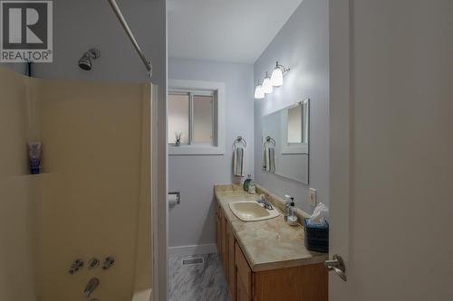 3218 West Bench Drive, Penticton, BC - Indoor Photo Showing Bathroom