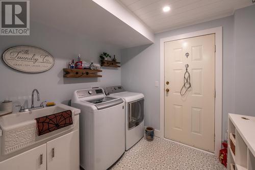 3218 West Bench Drive, Penticton, BC - Indoor Photo Showing Laundry Room