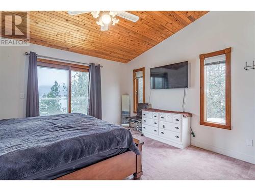12874 Carrs Landing Road, Lake Country, BC - Indoor Photo Showing Bedroom