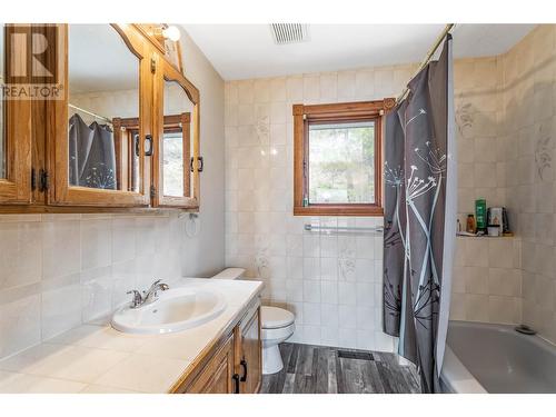 12874 Carrs Landing Road, Lake Country, BC - Indoor Photo Showing Bathroom