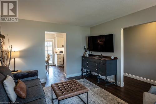 333 Crawford Street, Port Elgin, ON - Indoor Photo Showing Living Room