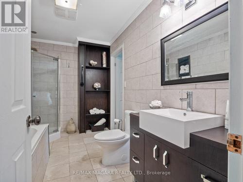 1121 Pettit Road, Fort Erie, ON - Indoor Photo Showing Bathroom