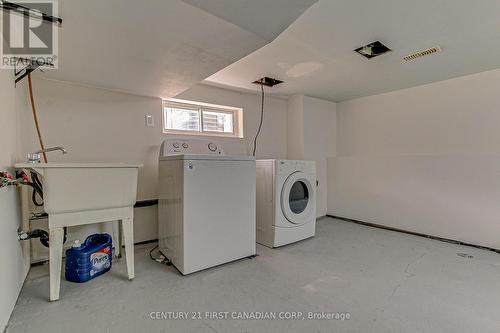 24 Barker St, London, ON - Indoor Photo Showing Laundry Room