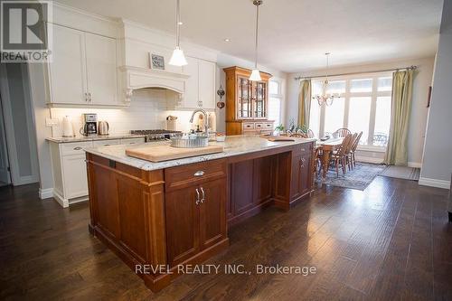 33 Woodside Drive, Brant, ON - Indoor Photo Showing Kitchen