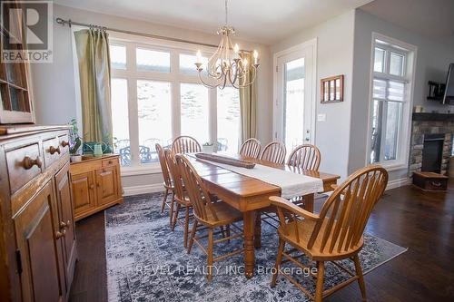 33 Woodside Drive, Brant, ON - Indoor Photo Showing Dining Room