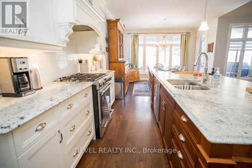 33 Woodside Drive, Brant, ON - Indoor Photo Showing Kitchen With Double Sink With Upgraded Kitchen