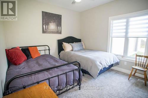 33 Woodside Drive, Brant, ON - Indoor Photo Showing Bedroom