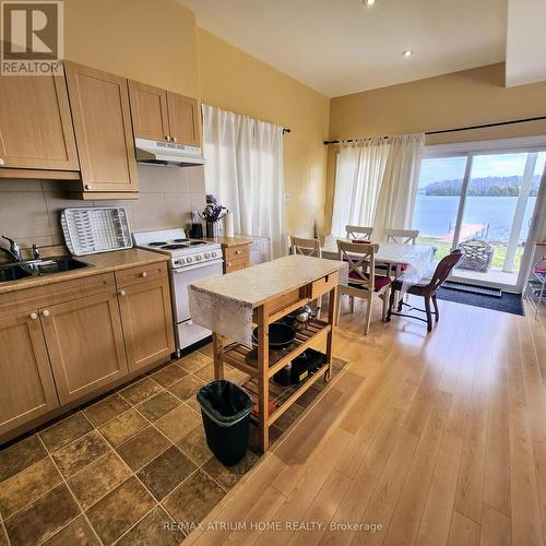 595 Foley Rd, Otonabee-South Monaghan, ON - Indoor Photo Showing Kitchen With Double Sink