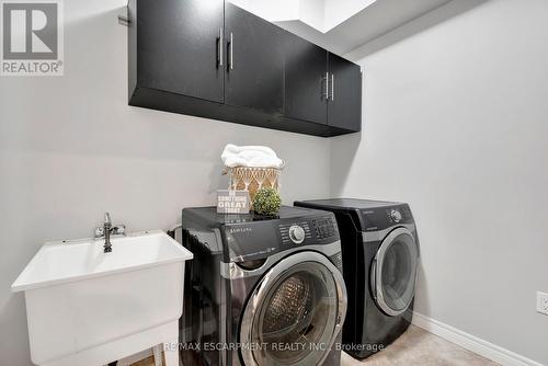 166 Bellagio Ave, Hamilton, ON - Indoor Photo Showing Laundry Room