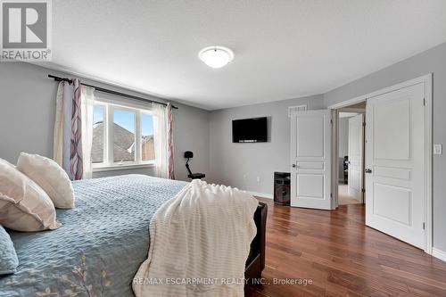 166 Bellagio Ave, Hamilton, ON - Indoor Photo Showing Bedroom