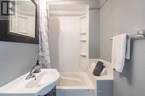 9 Merigold St, St. Catharines, ON - Indoor Photo Showing Bathroom