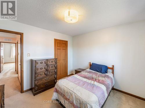 2088 Kempton Park Dr, Mississauga, ON - Indoor Photo Showing Bedroom