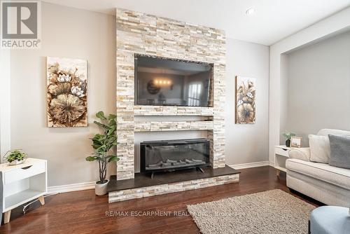 33 Redcedar Cres, Hamilton, ON - Indoor Photo Showing Living Room With Fireplace