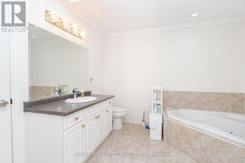 8A Hainer St, St. Catharines, ON - Indoor Photo Showing Bathroom