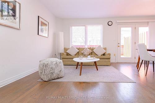 8A Hainer Street, St. Catharines, ON - Indoor Photo Showing Living Room