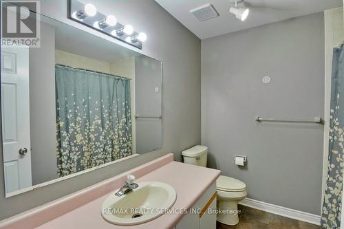 #28 -308 Conway Dr, London, ON - Indoor Photo Showing Bathroom