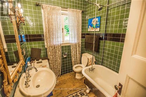 227 Green Street, Burlington, ON - Indoor Photo Showing Bathroom