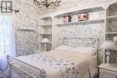 227 Green St, Burlington, ON - Indoor Photo Showing Bedroom