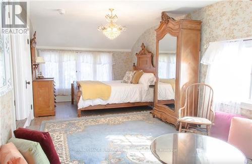 227 Green Street, Burlington, ON - Indoor Photo Showing Bedroom