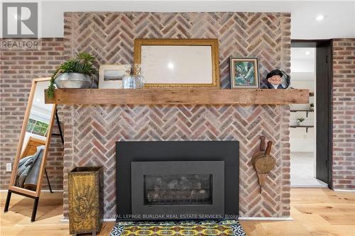 227 Green Street, Burlington (Brant), ON - Indoor Photo Showing Living Room With Fireplace