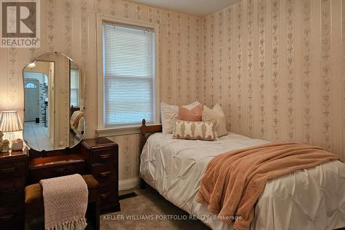 17 Thirty Third St, Toronto, ON - Indoor Photo Showing Bedroom