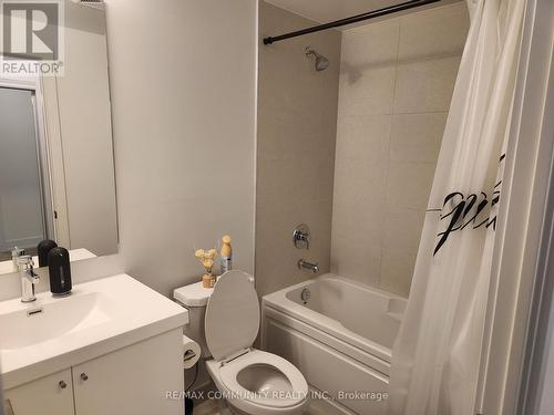 1414 - 2550 Simcoe Street, Oshawa, ON - Indoor Photo Showing Bathroom