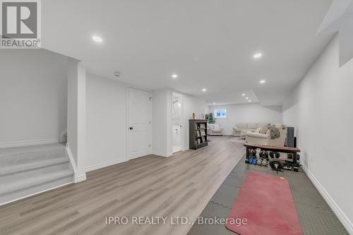 4 Kester Crt, East Gwillimbury, ON - Indoor Photo Showing Other Room