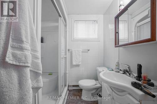 644 Srigley Street, Newmarket, ON - Indoor Photo Showing Bathroom