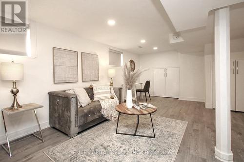 225 Snowshoe Crescent, Markham, ON - Indoor Photo Showing Living Room
