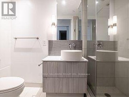 #801 -161 Roehampton Ave, Toronto, ON - Indoor Photo Showing Bathroom