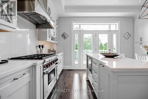 5 West Branch Dr, Halton Hills, ON - Indoor Photo Showing Kitchen With Upgraded Kitchen