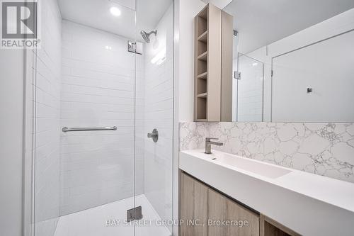#1715 -319 Jarvis St, Toronto, ON - Indoor Photo Showing Bathroom