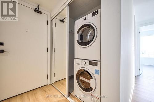 #1715 -319 Jarvis St, Toronto, ON - Indoor Photo Showing Laundry Room