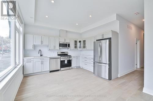 #Second -60 Belvidere Ave, Toronto, ON - Indoor Photo Showing Kitchen With Stainless Steel Kitchen With Upgraded Kitchen