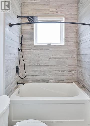 #Second -60 Belvidere Ave, Toronto, ON - Indoor Photo Showing Bathroom