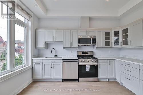 #Second -60 Belvidere Ave, Toronto, ON - Indoor Photo Showing Kitchen