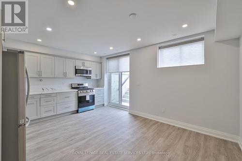 #Lower -60 Belvidere Ave, Toronto, ON - Indoor Photo Showing Kitchen