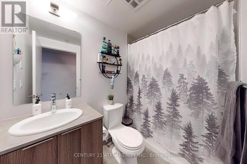 612 - 11 Wellesley Street W, Toronto, ON - Indoor Photo Showing Bathroom