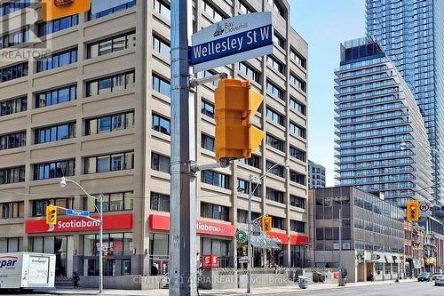612 - 11 Wellesley Street W, Toronto, ON - Outdoor With Facade